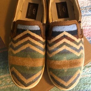 UGG Pendleton wool shoes slip on 6